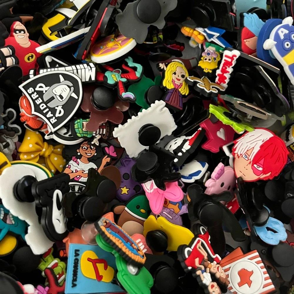 25 PIECE RANDOM CROC CHARMS - Picture 9 of 13